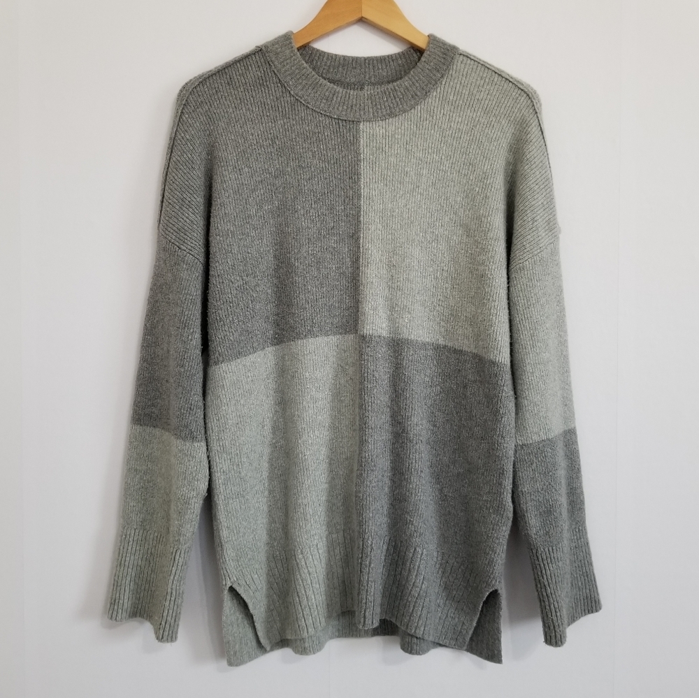 Abercrombie & Fitch Grey Colorblock Soft Slightly Oversized Sweater Size Small